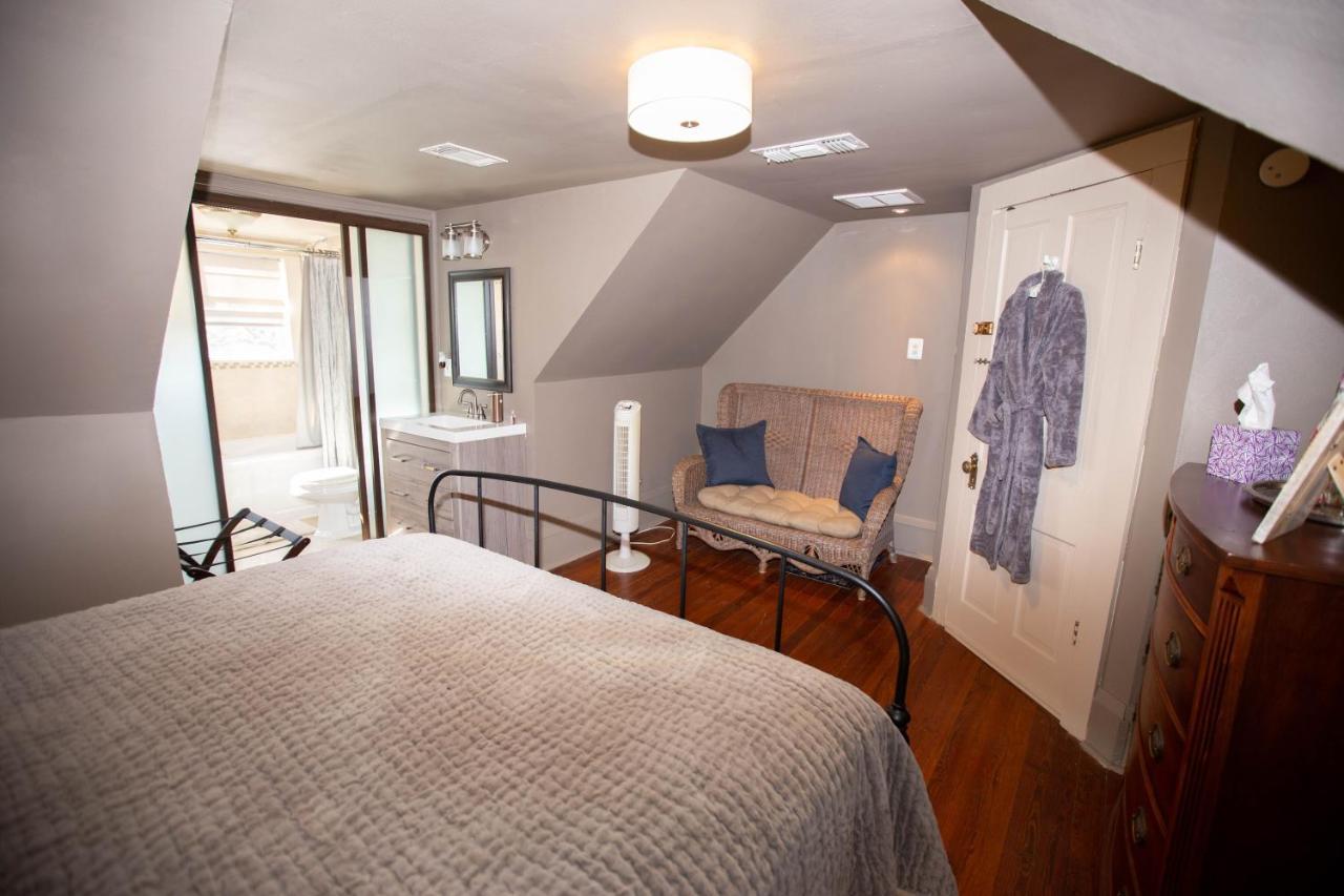 Blue Heron Bed And Breakfast On Lake Granbury Eksteriør bilde