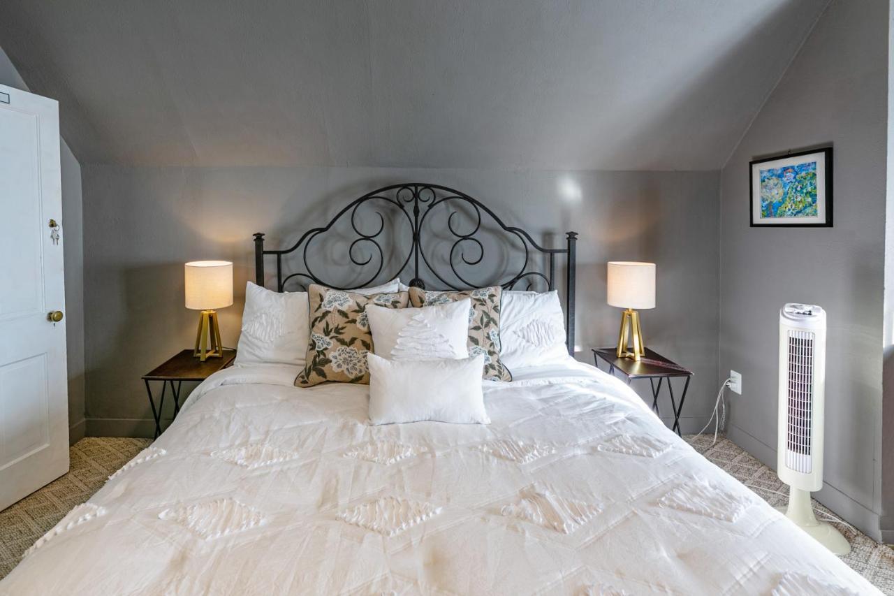 Blue Heron Bed And Breakfast On Lake Granbury Eksteriør bilde