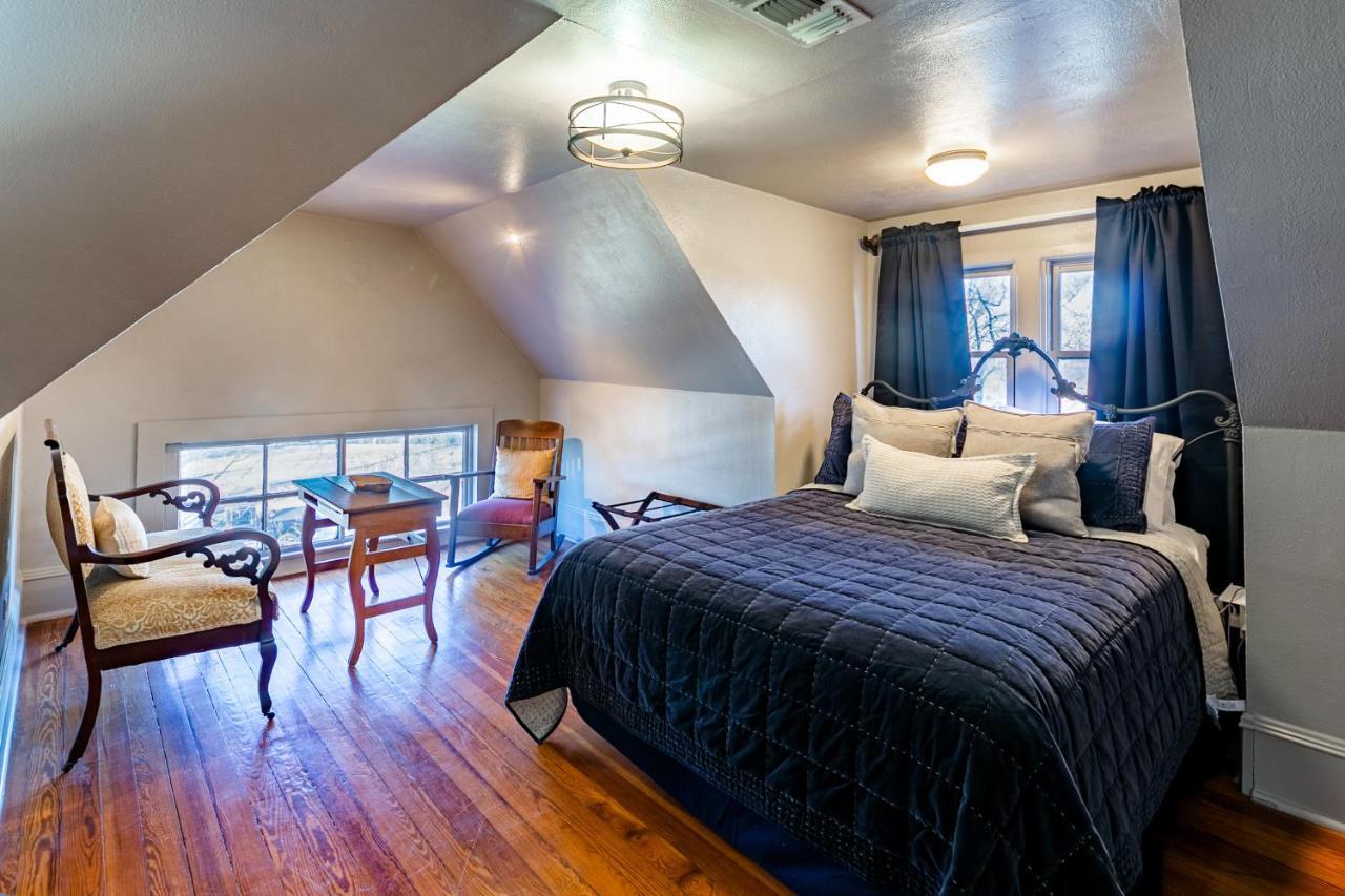 Blue Heron Bed And Breakfast On Lake Granbury Eksteriør bilde