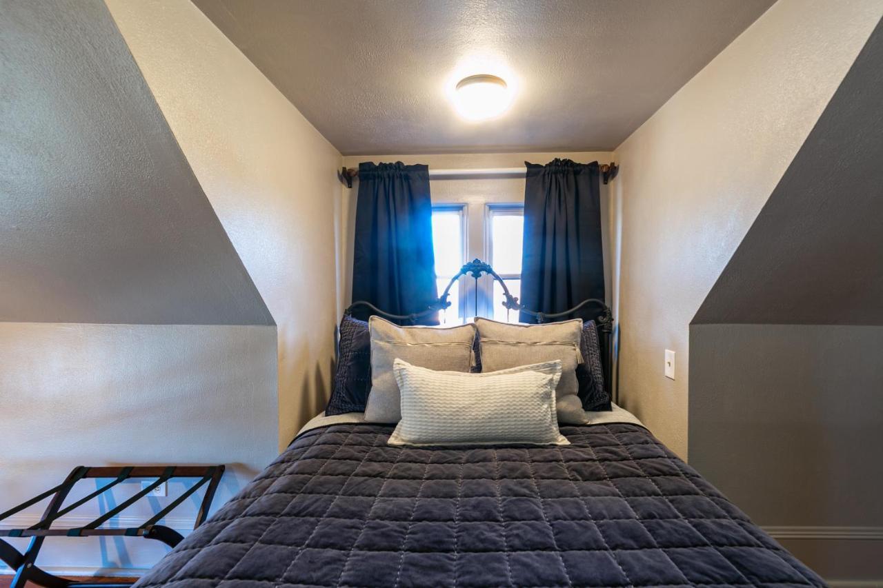 Blue Heron Bed And Breakfast On Lake Granbury Eksteriør bilde